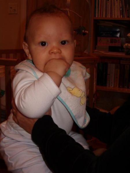 My hand tastes so good !